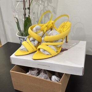 Jessica Simpson heels size 6 1/2 krissta buttercup GUC 6.5 Beautiful